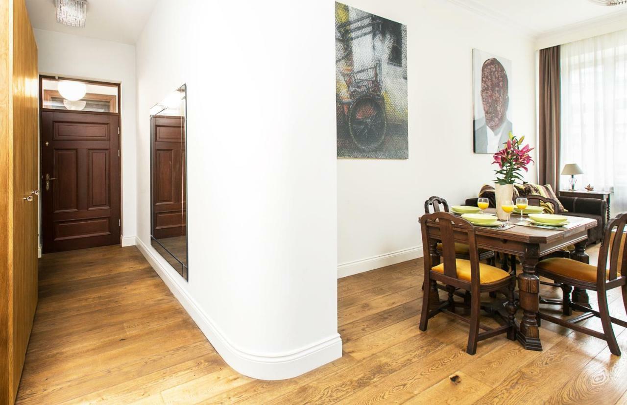 Old Town Brigue Apartment By Otium Krakow Luaran gambar
