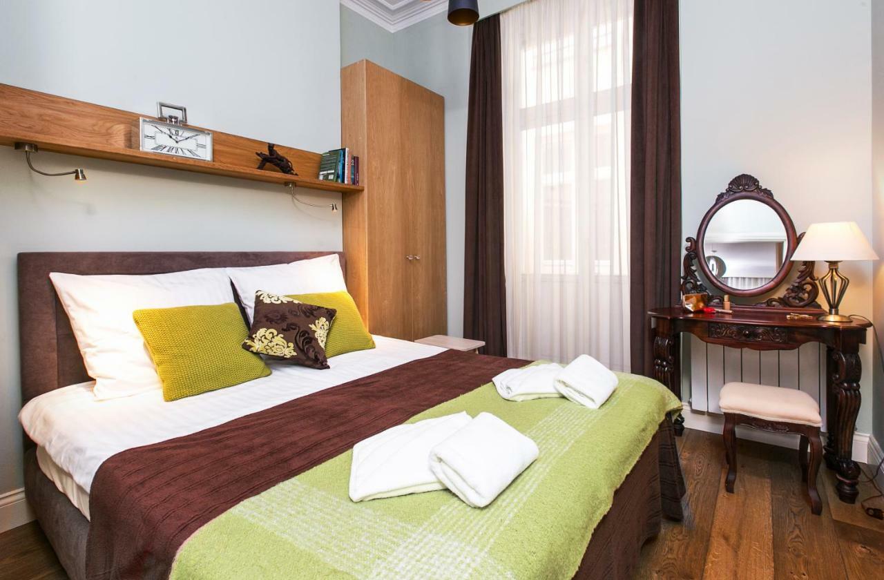 Old Town Brigue Apartment By Otium Krakow Luaran gambar